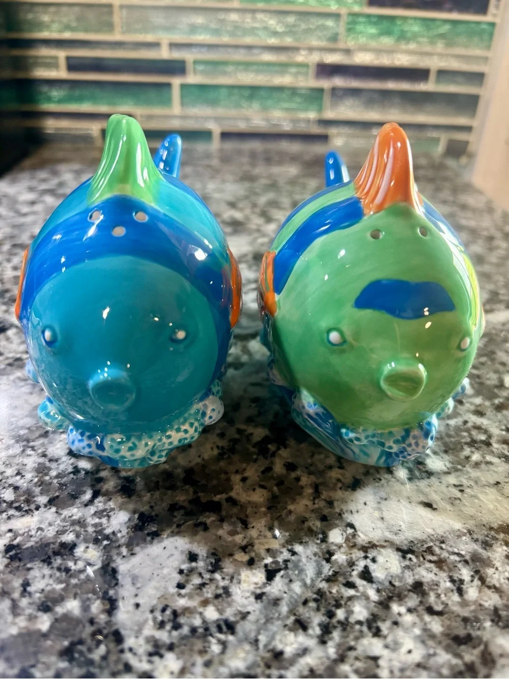 Vintage hand painted ceramic tropical fish salt & pepper shaker set